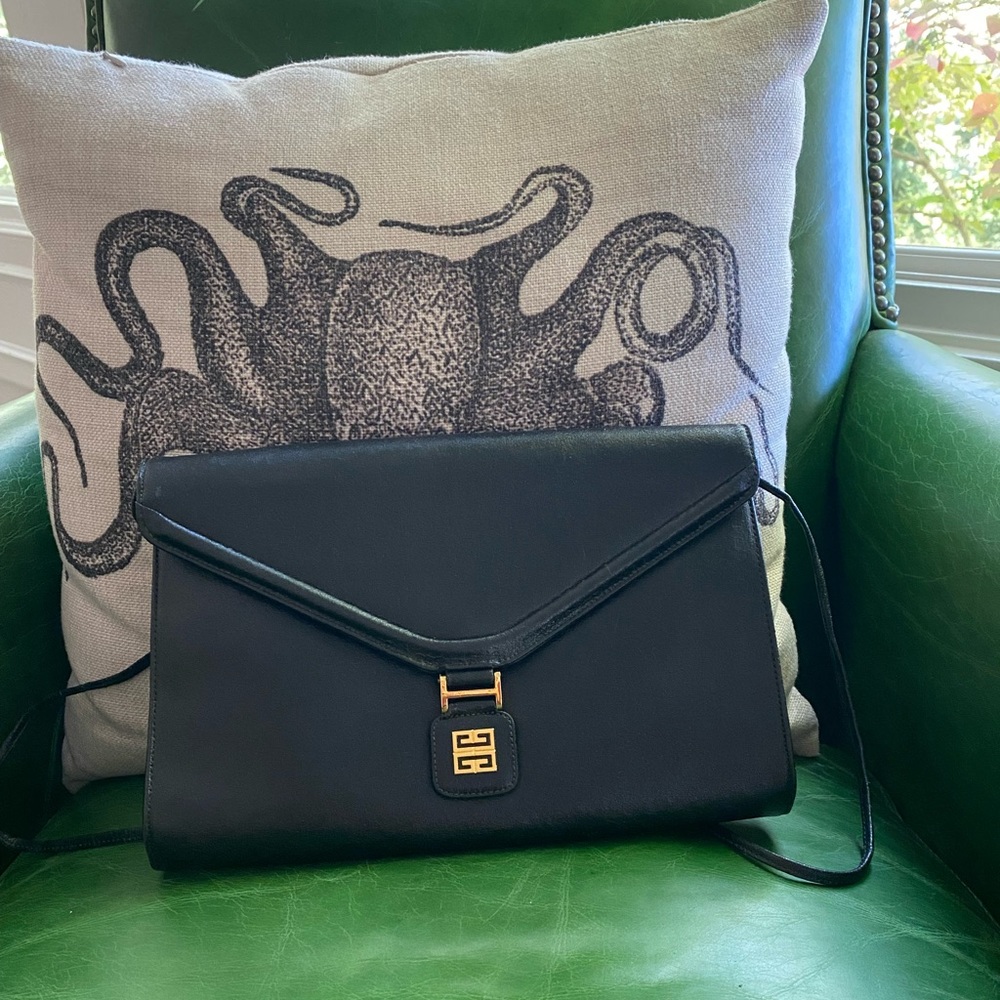 Elegant Black Shoulder Bag